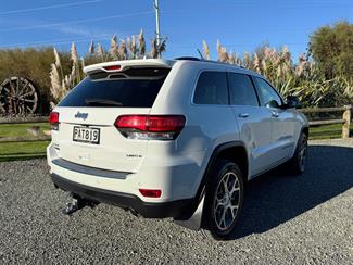 2022 JEEP Grand Cherokee - Thumbnail