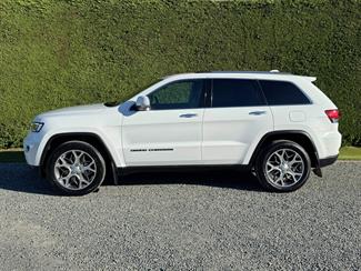2022 JEEP Grand Cherokee - Thumbnail