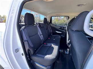 2021 Nissan Navara - Thumbnail