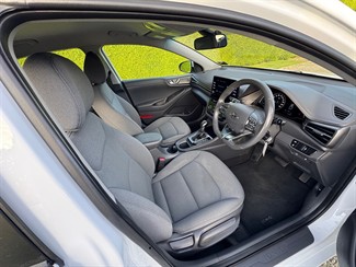 2022 Hyundai Ioniq - Thumbnail