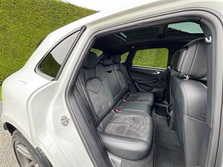 2019 Porsche Macan - Thumbnail