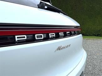 2019 Porsche Macan - Thumbnail