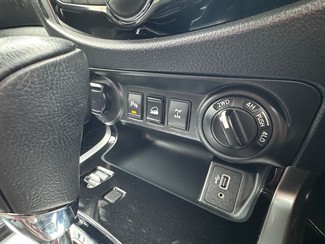 2021 Nissan Navara - Thumbnail