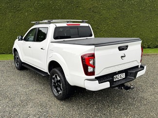 2021 Nissan Navara - Thumbnail