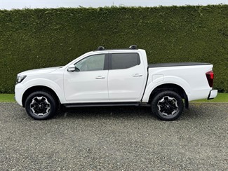 2021 Nissan Navara - Thumbnail