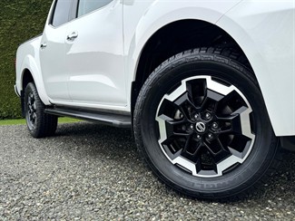 2021 Nissan Navara - Thumbnail