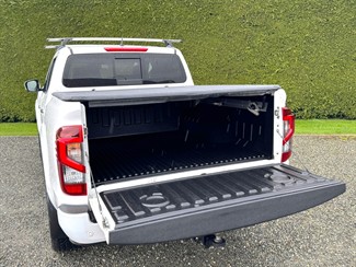 2021 Nissan Navara - Thumbnail