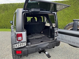 2016 Jeep Wrangler - Thumbnail