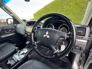 2018 Mitsubishi Pajero - Thumbnail