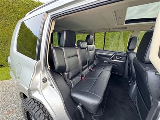 2018 Mitsubishi Pajero - Thumbnail