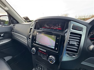 2018 Mitsubishi Pajero - Thumbnail