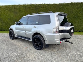 2018 Mitsubishi Pajero - Thumbnail