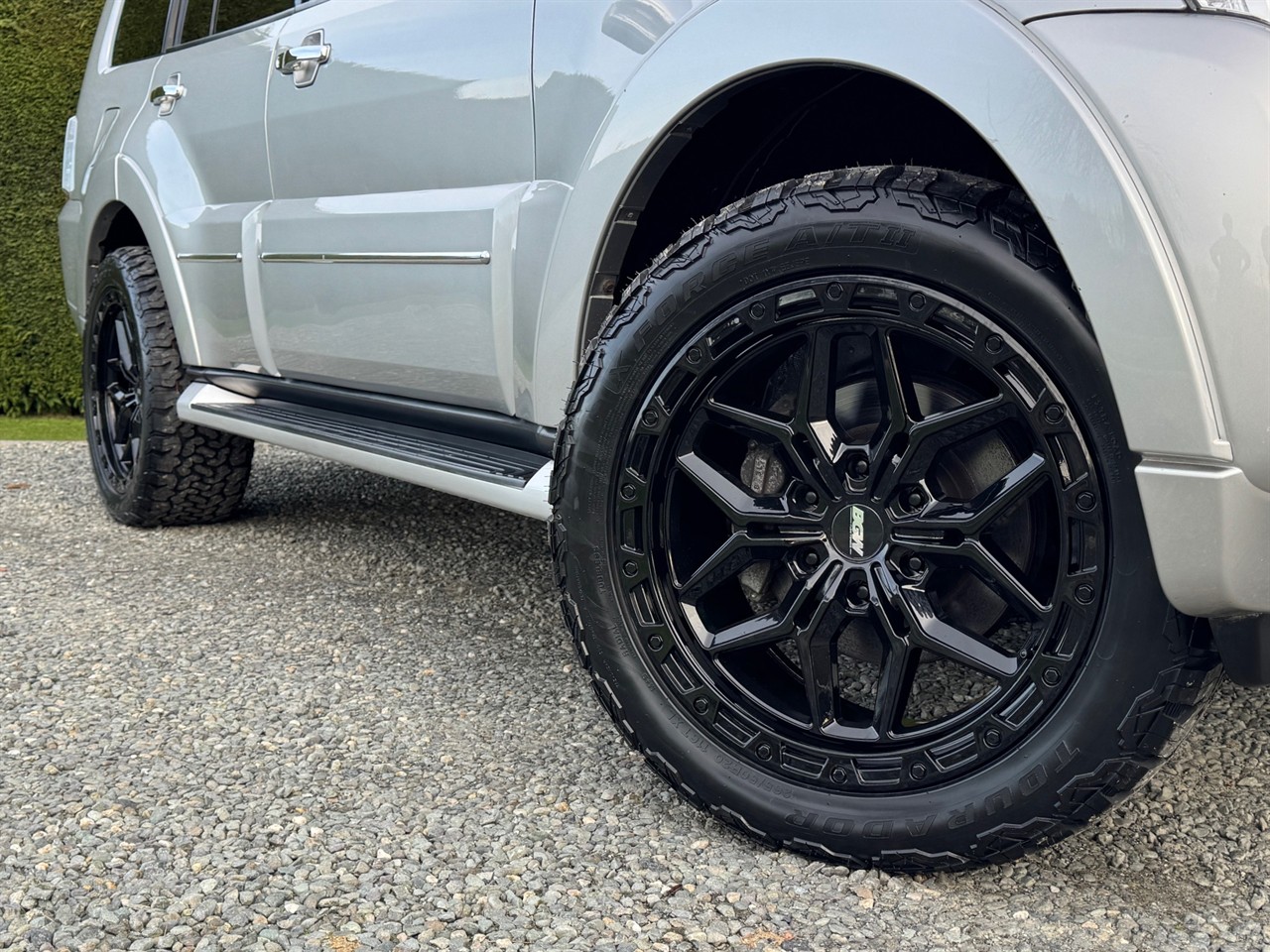2018 Mitsubishi Pajero