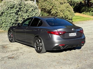 2020 Alfa Romeo Giulia - Thumbnail