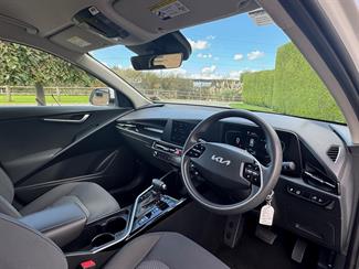 2023 KIA Niro - Thumbnail
