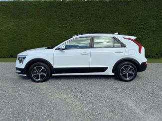 2023 KIA Niro - Thumbnail