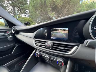 2019 Alfa Romeo Giulia - Thumbnail