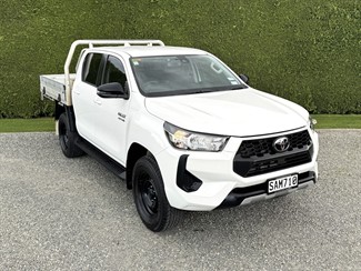 2024 Toyota Hilux - Thumbnail