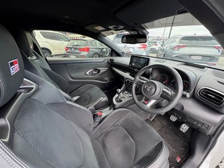 2020 Toyota Yaris - Thumbnail