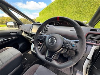 2019 Nissan Serena - Thumbnail