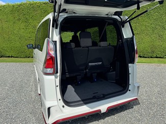 2019 Nissan Serena - Thumbnail