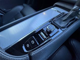 2017 Volvo XC90 - Thumbnail