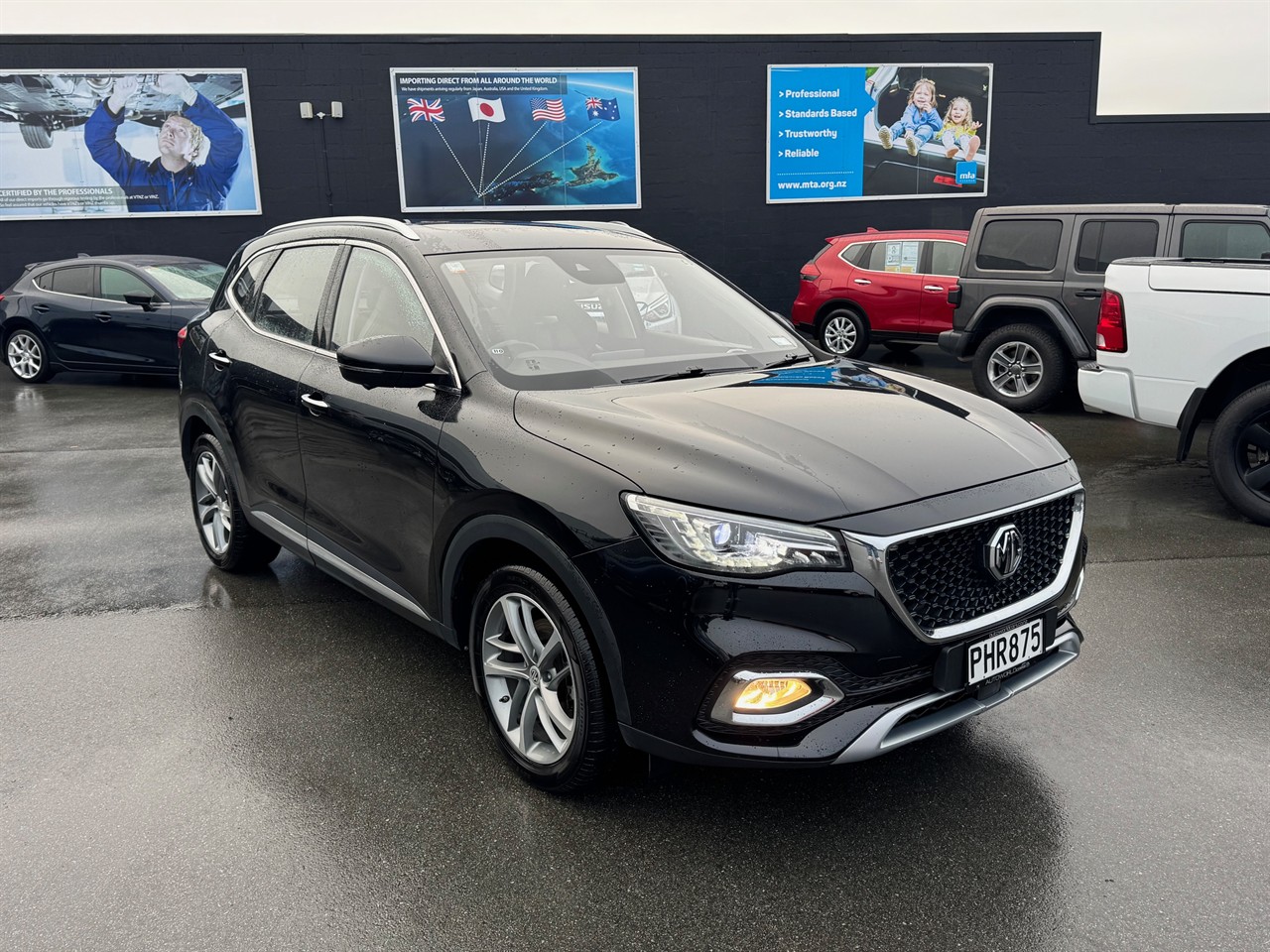2022 MG HS