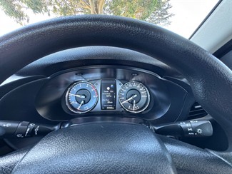 2023 Toyota Hilux - Thumbnail