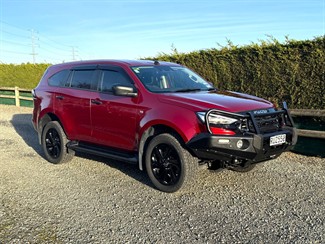 2024 Isuzu MU-X - Thumbnail