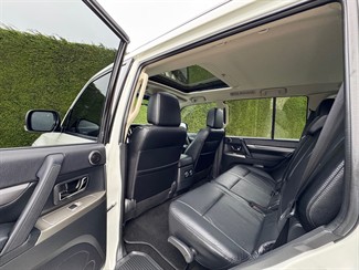 2018 Mitsubishi Pajero - Thumbnail