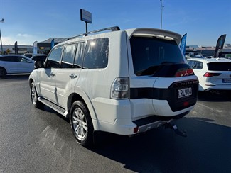 2018 Mitsubishi Pajero - Thumbnail