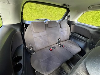 2015 Toyota Estima - Thumbnail