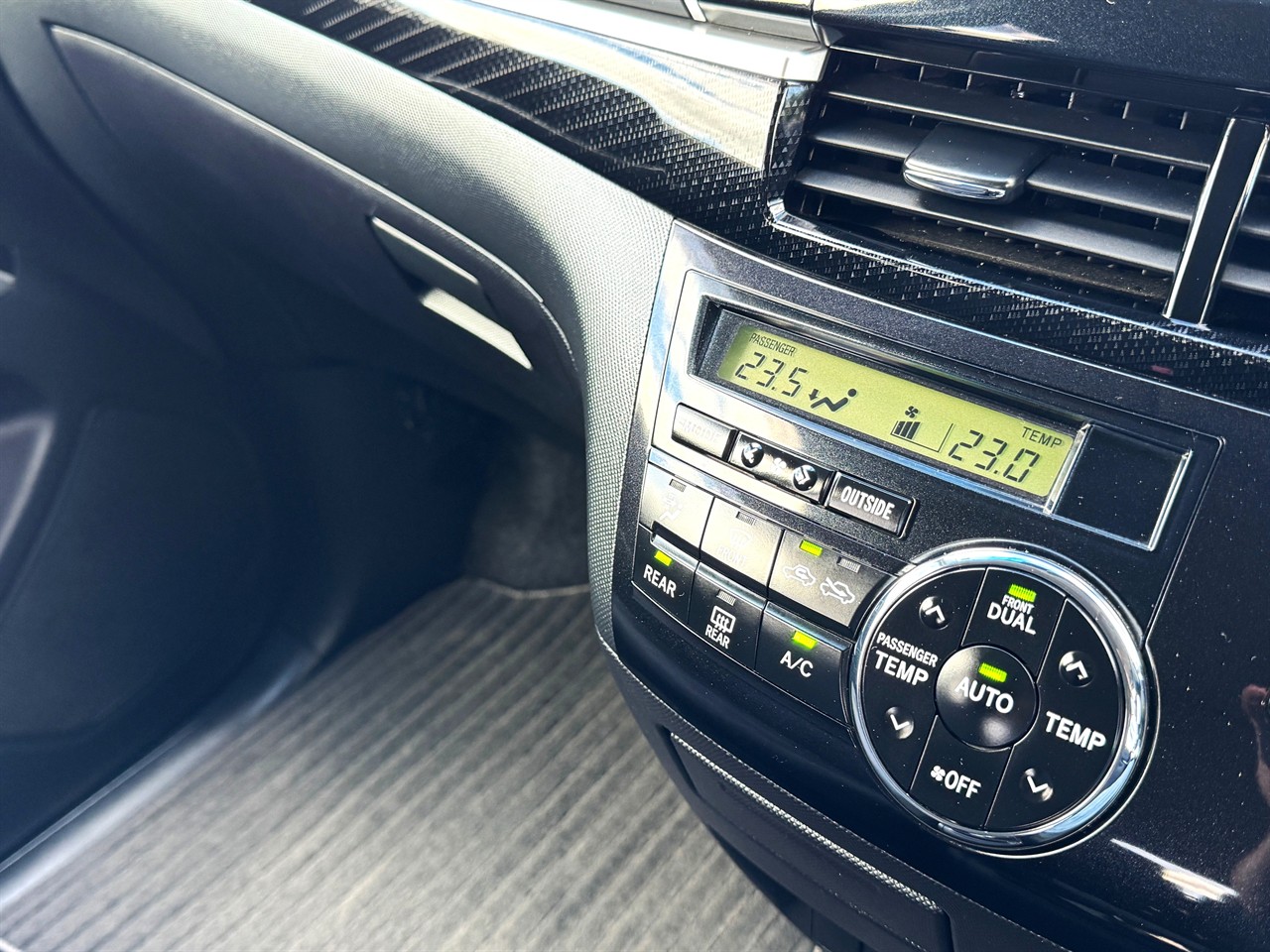 2015 Toyota Estima