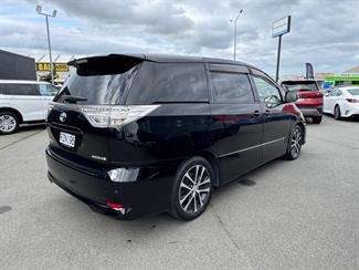 2015 Toyota Estima - Thumbnail