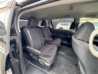 2015 Toyota Estima - Thumbnail