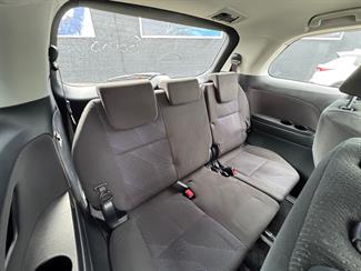 2015 Toyota Estima - Thumbnail