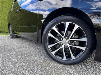 2015 Toyota Estima - Thumbnail