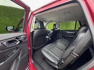 2022 Isuzu MU-X - Thumbnail