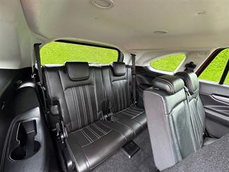 2022 Isuzu MU-X - Thumbnail