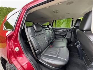 2022 Isuzu MU-X - Thumbnail