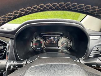 2022 Isuzu MU-X - Thumbnail