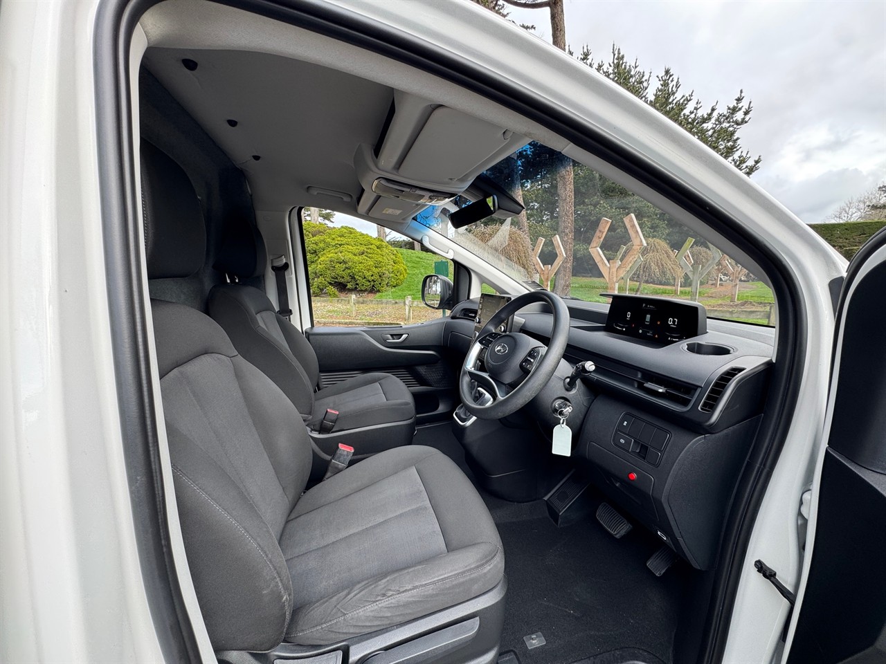 2023 Hyundai Staria Load
