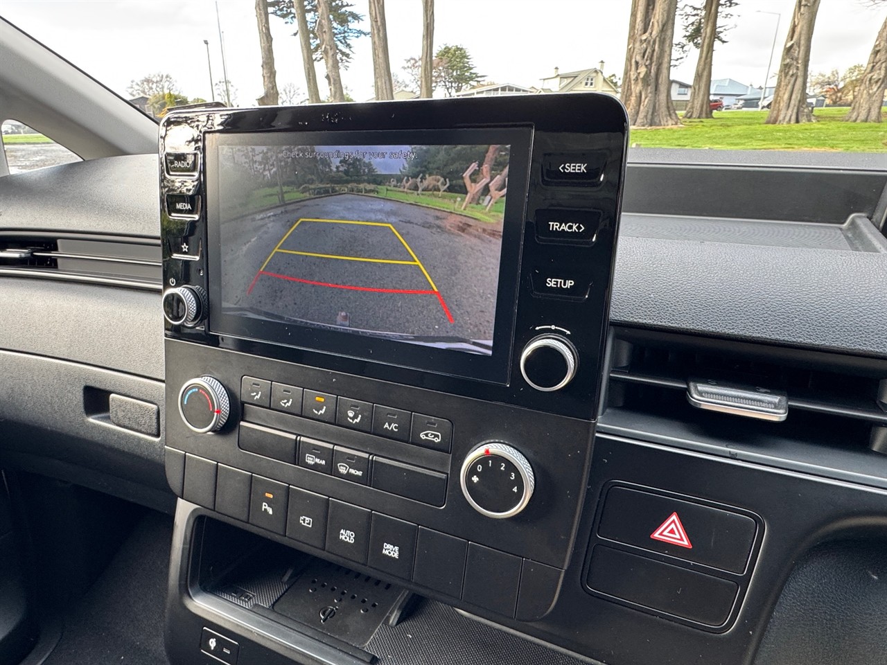 2023 Hyundai Staria Load