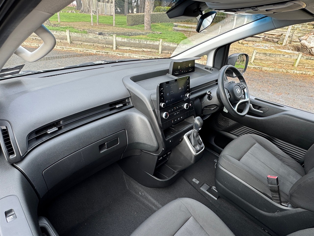 2023 Hyundai Staria Load