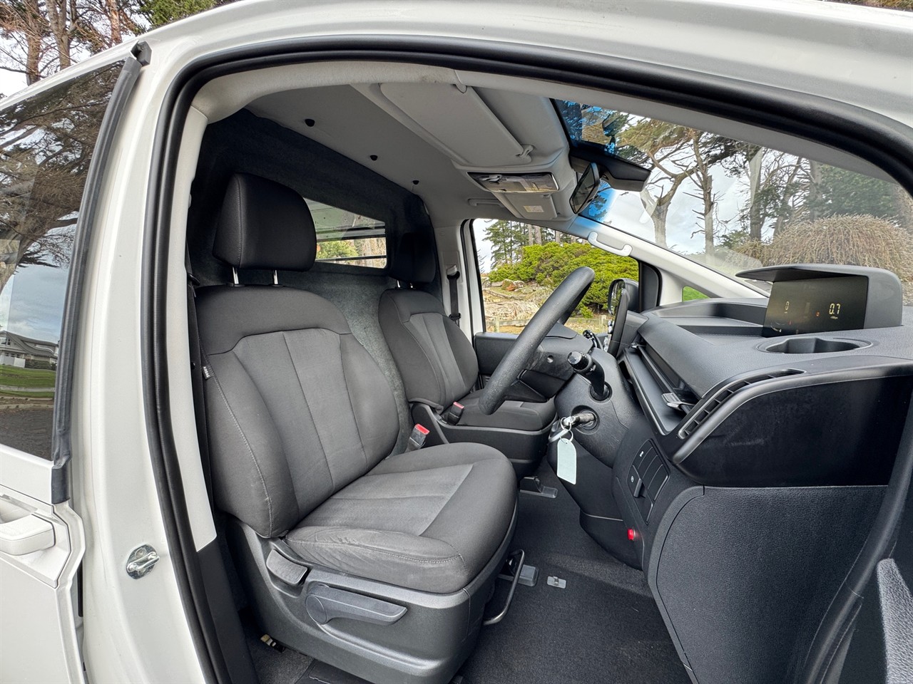 2023 Hyundai Staria Load