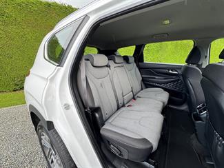 2021 Hyundai Santa Fe - Thumbnail