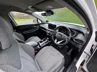 2021 Hyundai Santa Fe - Thumbnail