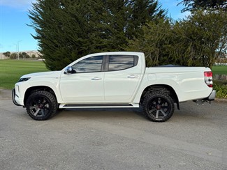 2021 Mitsubishi Triton - Thumbnail