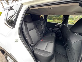 2023 Mitsubishi Outlander - Thumbnail