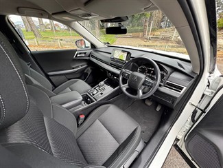 2023 Mitsubishi Outlander - Thumbnail